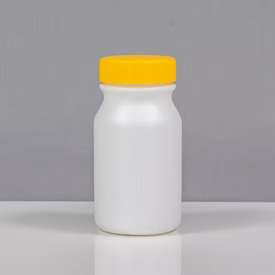 Imballaggio all'ingrosso, vendita calda, pelle opaca, vetro bianco, grado alimentare ad alta densità, contenitore a spalla inclinata, bottiglia di plastica HDPE in più dimensioni